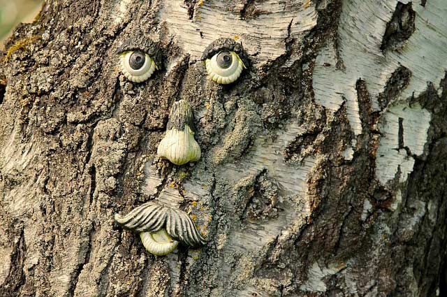 Baumgesicht Vogelfutterstation – Große Gartendeko Aus Harz, Mit Halloween-Skulptur, Für Draußen