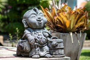 Gartenfigur - lachender Buddha (depositphotos.com) Gartenfigur - lachender Buddha (depositphotos.com)