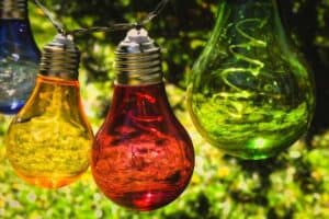 Lichterkette in Glühlampenform für Außen