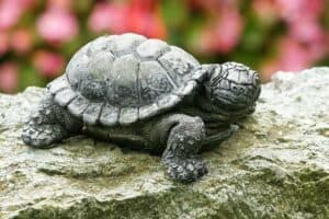 Schildkröte als Gartenfigur
