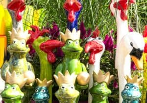 Tiere als bunte Gartenfiguren (depositphotos.com)