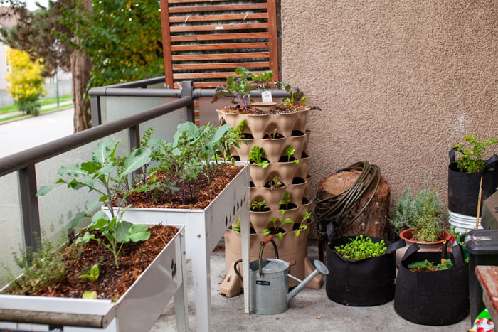 Blumenkübel mit Füßen Blumenkübel 2025 finden gartendekowelt.de